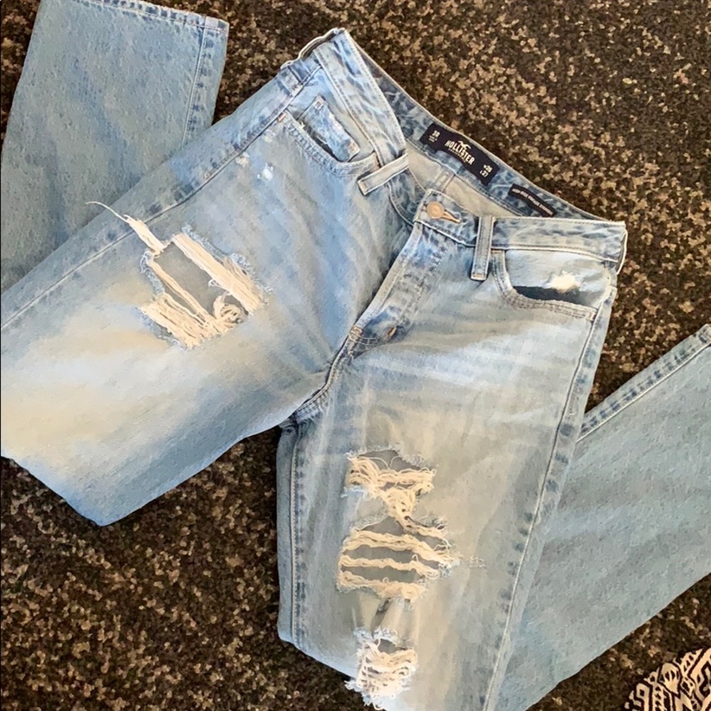 Hollister destroyed mom jeans